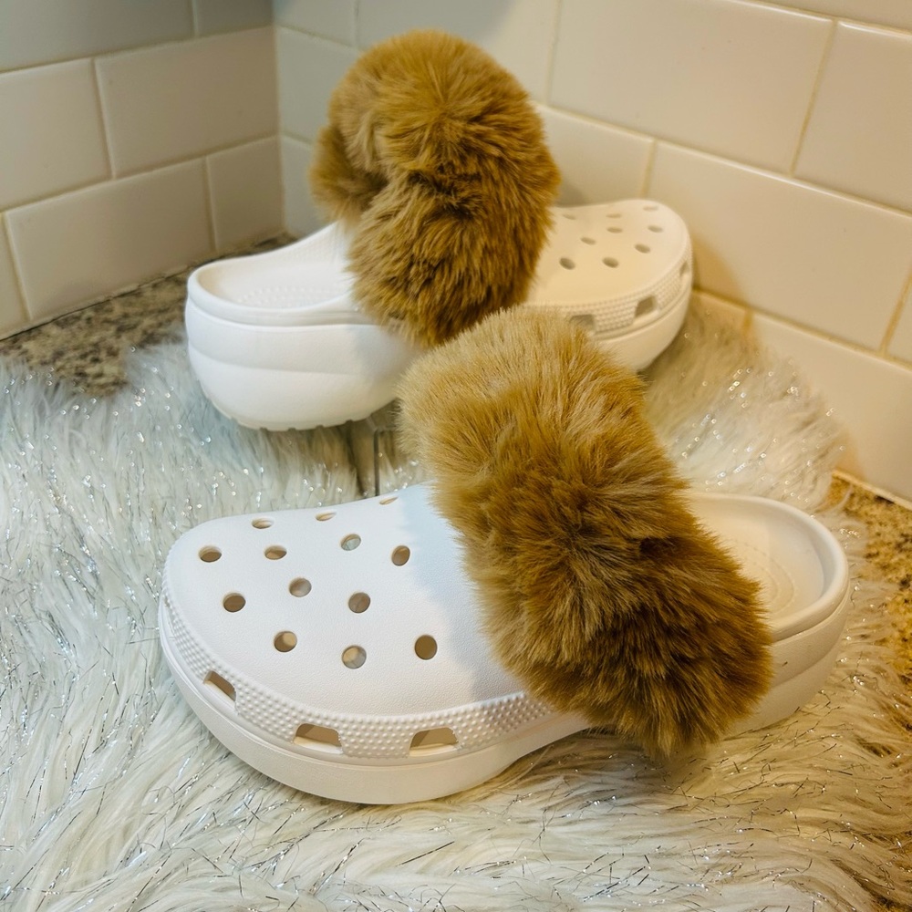 CROCS White Platform with Brown Fur Strap